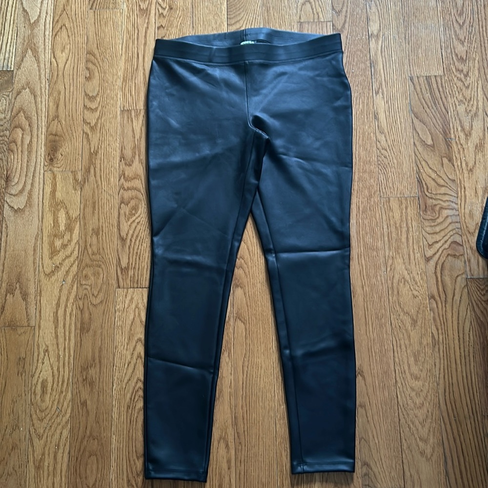 Leather leggings